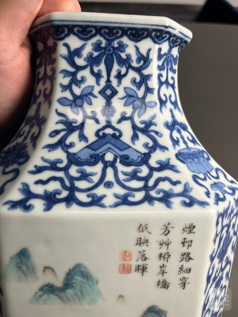 清乾隆  青花八吉祥开光洋彩“四时燕居”图诗文八方瓶 - 图24